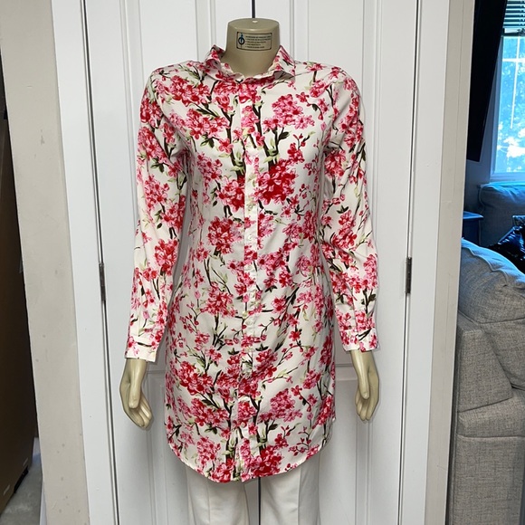 Beautiful long sleeve white andpink floral tunic. Brand is by Mast & Harbour .